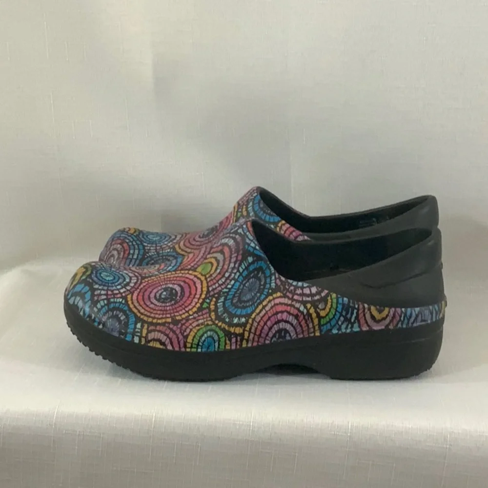 🕗 CROCS Multicolor Rubber Clogs - Picture 3 of 8